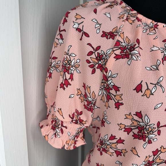 Liz Claiborne Petite M Pink Floral Top Ruffle Sleeve Blouse NWOT‎ - Picture 3 of 7